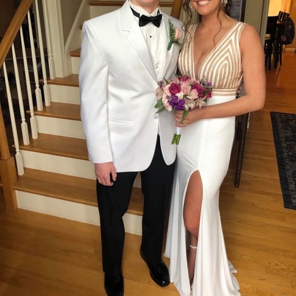 Prom dress only worn once size 2 - Picture 5 of 6